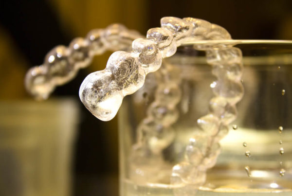 tips to learn how to clean invisalign trays